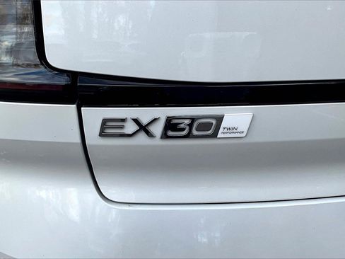 New 2025 Volvo EX30 Ultra w/ Protection Package Premier image 9