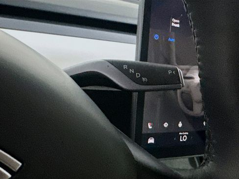 Used 2023 Tesla Model 3 Standard Range image 24