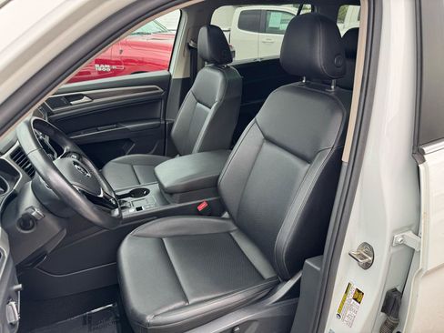 Used 2020 Volkswagen Atlas SE w/ Panoramic Sunroof Package FWD image 12