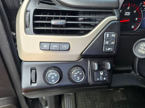 Used 2016 GMC Yukon Denali w/ Open Road Package AWD/4WD image 19
