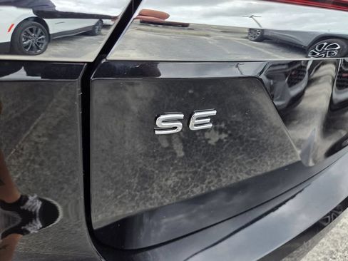 Used 2024 Volkswagen Atlas SE FWD image 11
