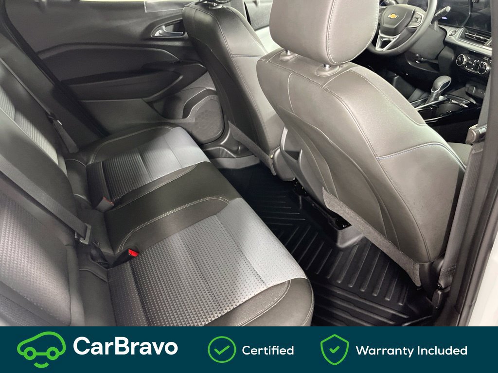Certified 2025 Chevrolet Trax LT w/ Driver Confidence Package FWD image 16