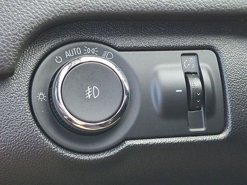 Used 2016 Buick Regal image 25