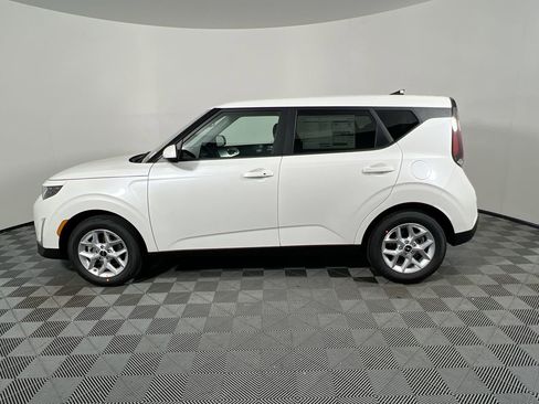 Certified 2024 Kia Soul LX w/ Option Group 015 FWD image 8