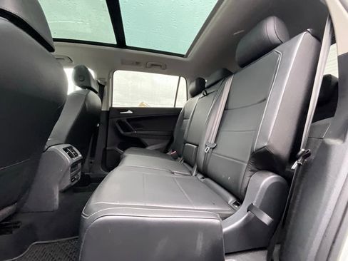 Used 2020 Volkswagen Tiguan SE w/ Panoramic Sunroof Package image 13
