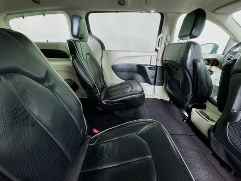 Used 2022 Chrysler Pacifica Limited image 26