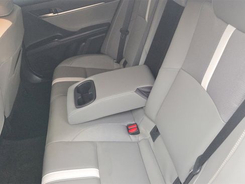 Used 2025 Toyota Camry SE image 20