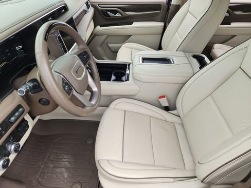 Used 2024 GMC Yukon XL Denali w/ Advanced Technology Package RWD image 14