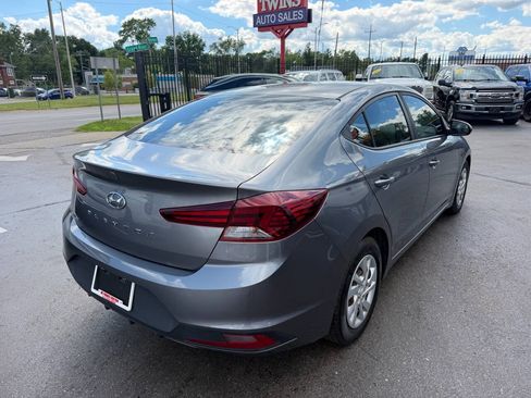 Used 2020 Hyundai Elantra SE w/ Cargo Package (C1) FWD image 5