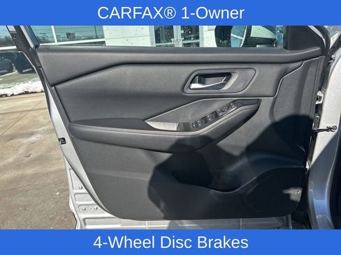 Used 2024 Nissan Rogue SV image 15