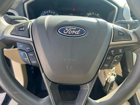 Used 2015 Ford Fusion SE image 12