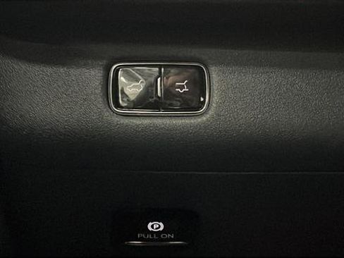 Used 2025 Lincoln Navigator Reserve image 34