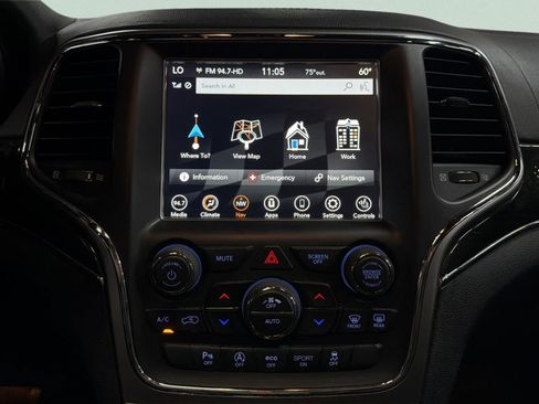 Used 2018 Jeep Grand Cherokee Overland AWD/4WD image 39