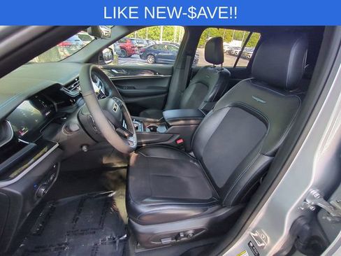 Used 2025 Jeep Grand Cherokee Trailhawk w/ Advanced Protech Group II AWD/4WD image 16
