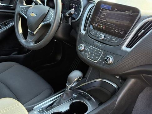 Used 2024 Chevrolet Malibu LT image 29