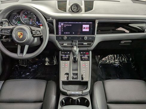 Certified 2025 Porsche Macan Turbo AWD/4WD image 18