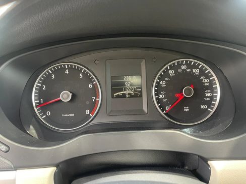 Used 2013 Volkswagen Jetta SE FWD image 16