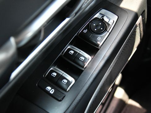 Used 2025 Kia Telluride LX FWD image 34