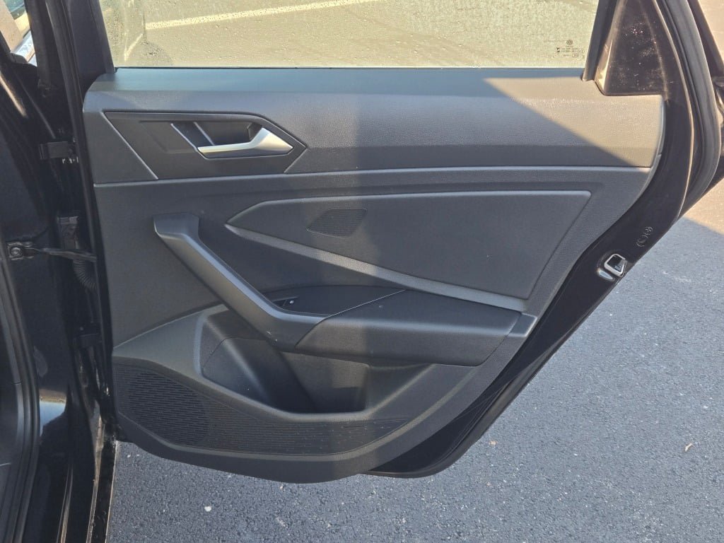 Used 2024 Volkswagen Jetta SE FWD image 7