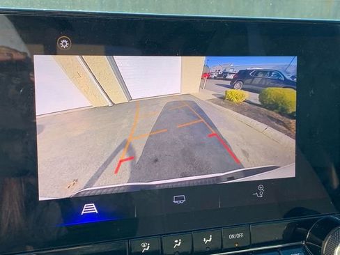 Used 2023 Chevrolet Colorado LT w/ LT Convenience Package image 32