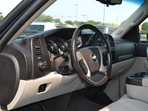 Used 2011 Chevrolet Silverado 2500 LT w/ Convenience Package AWD/4WD image 11