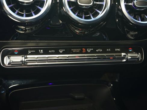 Used 2024 Mercedes-Benz CLA 250 4MATIC image 16