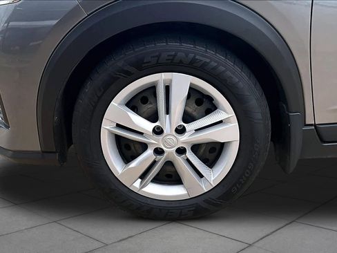 Used 2023 Nissan Kicks S FWD image 10