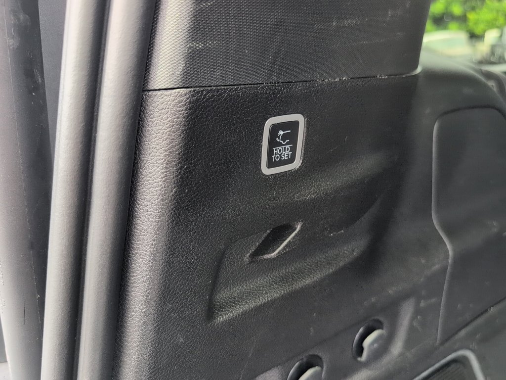 Used 2024 Jeep Wagoneer L Series III w/ Flexible Seating Group AWD/4WD image 11