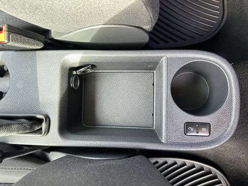 Used 2011 Volkswagen Jetta S FWD image 16
