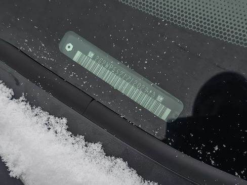 Used 2007 Pontiac Grand Prix Base image 3