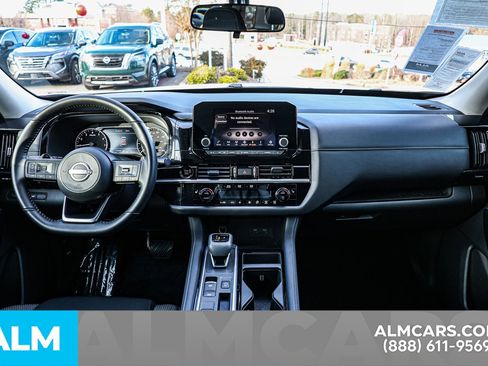 Certified 2025 Nissan Pathfinder SV image 25