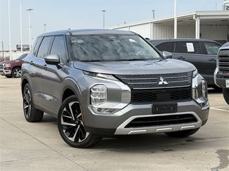 Used 2022 Mitsubishi Outlander SE video 1