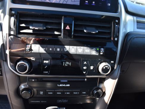 Used 2022 Lexus GX 460 Luxury image 20