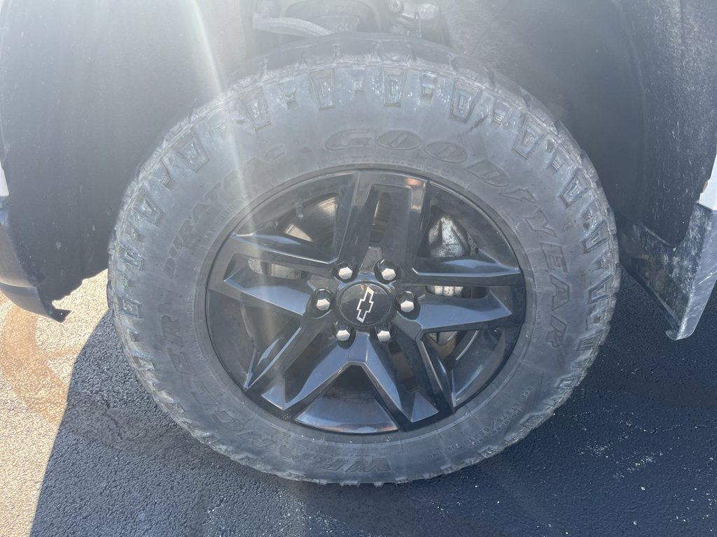 Certified 2021 Chevrolet Silverado 1500 Custom Trail Boss AWD/4WD image 30