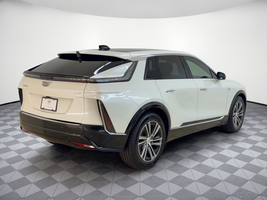 Used 2024 Cadillac Lyriq Luxury w/ LPO, Floor Liner Package RWD image 9