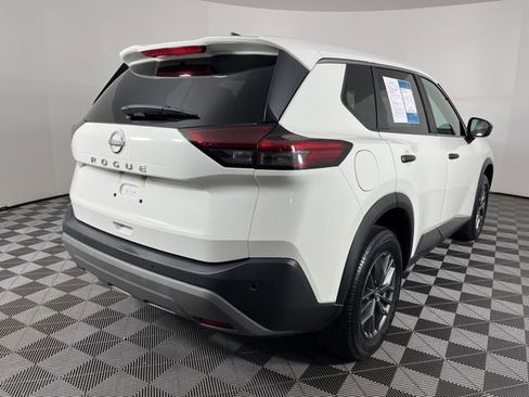 Used 2023 Nissan Rogue S FWD image 11