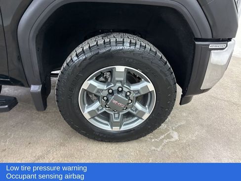 Used 2025 GMC Sierra 2500 SLT w/ SLT Premium Package image 15