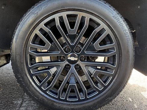 Used 2019 Chevrolet Silverado 1500 High Country image 15