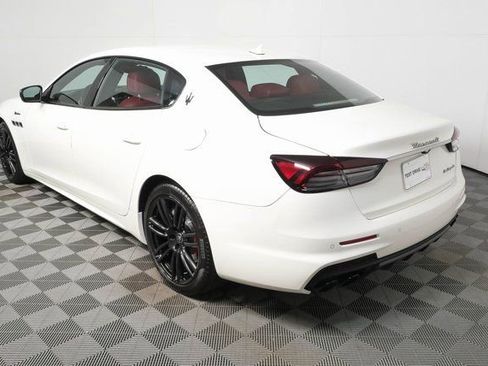 Used 2022 Maserati Quattroporte Modena RWD image 31
