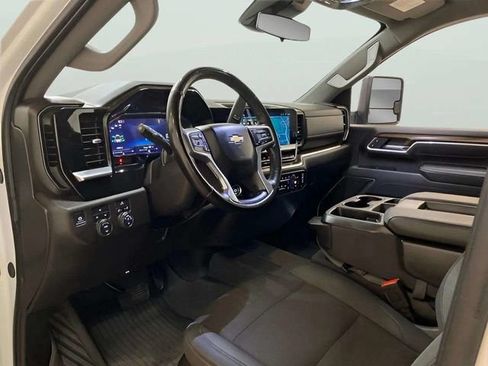 Used 2025 Chevrolet Silverado 2500 LT AWD/4WD image 16