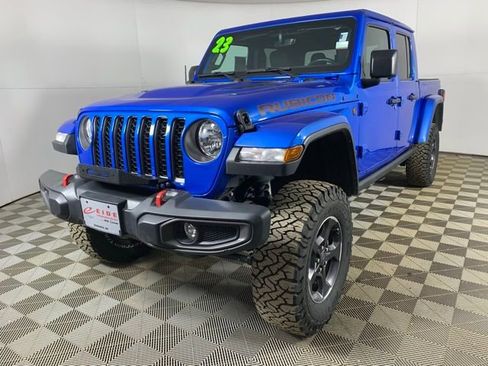 Used 2023 Jeep Gladiator Rubicon w/ Cold Weather Group AWD/4WD image 2
