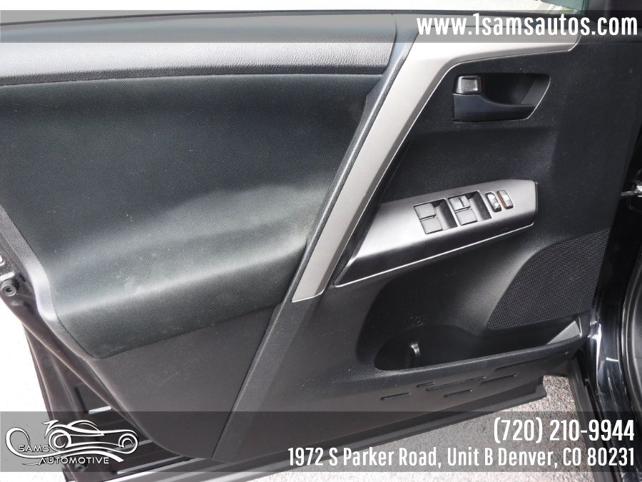 Used 2018 Toyota RAV4 LE w/ Carpet Mat Package AWD/4WD image 37