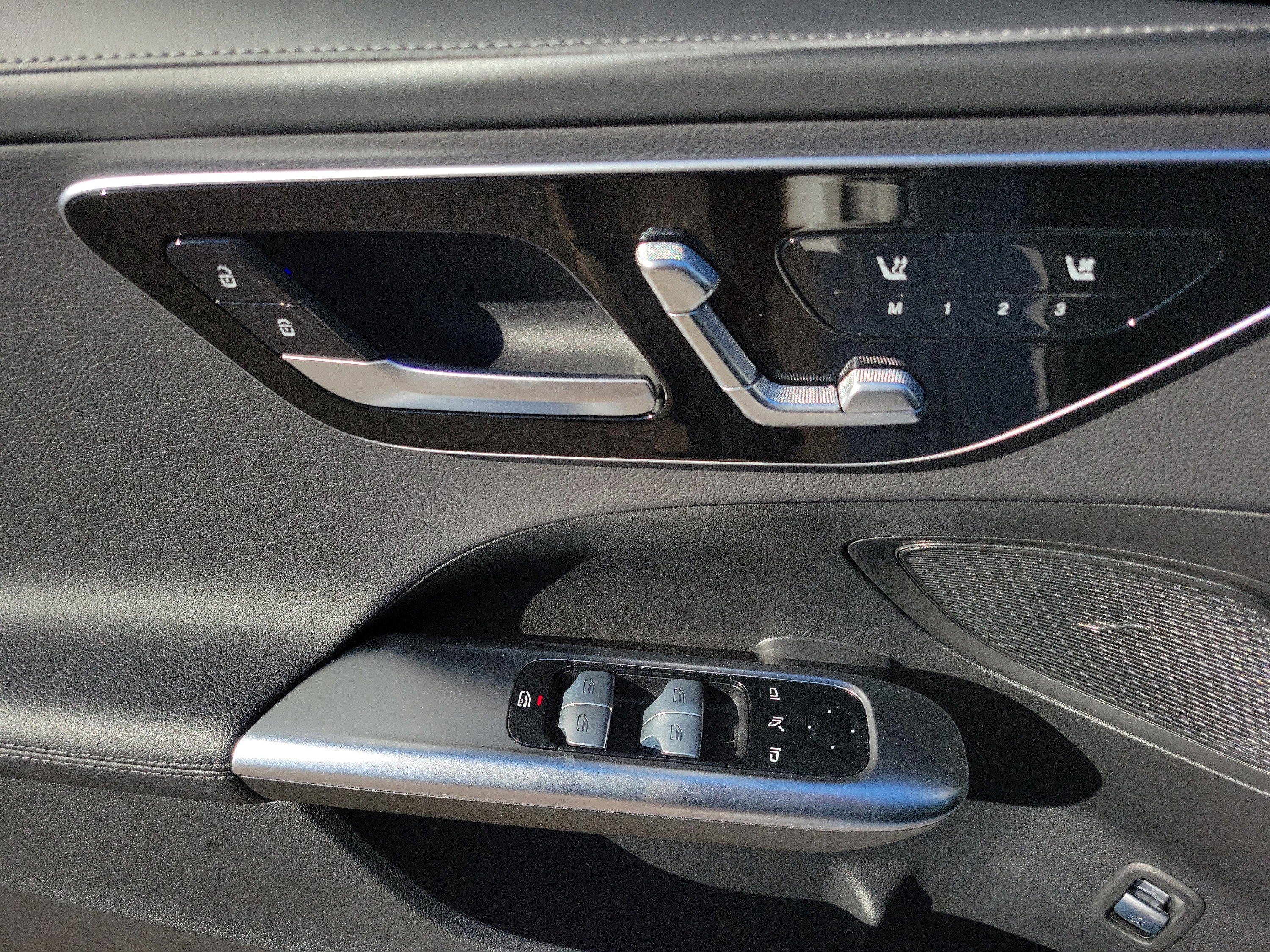Used 2022 Mercedes-Benz C 300 Sedan image 17