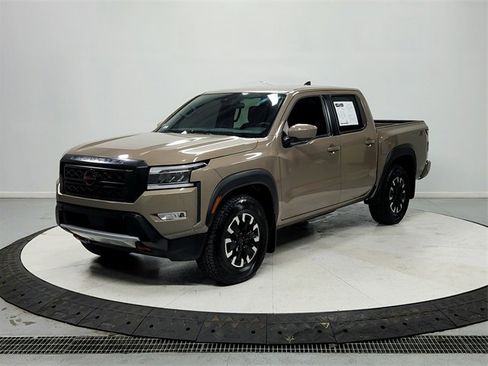 Used 2024 Nissan Frontier Pro-X image 3