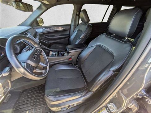 Used 2021 Jeep Grand Cherokee L Laredo image 19