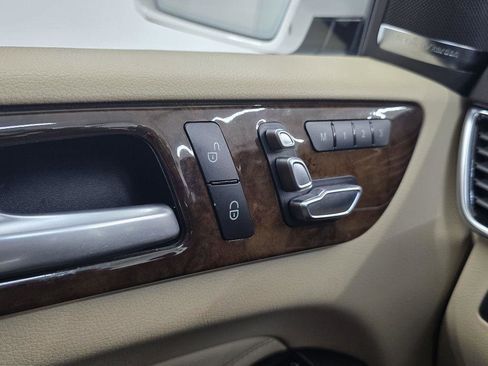 Used 2018 Mercedes-Benz GLS 450 4MATIC image 26