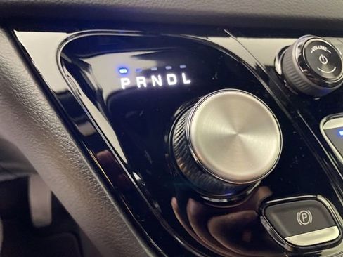 New 2025 Chrysler Voyager LX image 28