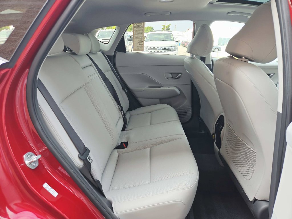 Used 2024 Hyundai Kona Limited AWD/4WD image 15