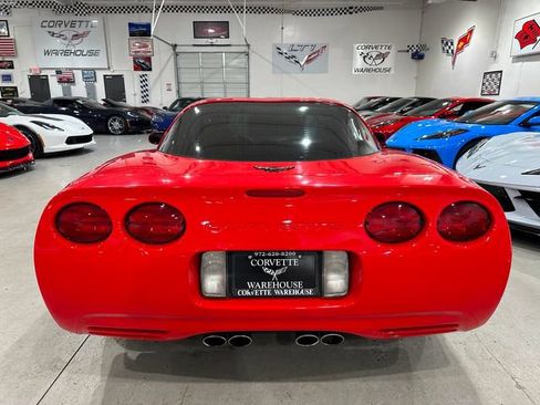 Used 2004 Chevrolet Corvette Coupe w/ Preferred Equipment Group RWD image 22