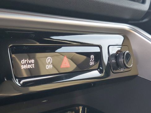 New 2025 Audi Q5 Premium Plus image 28